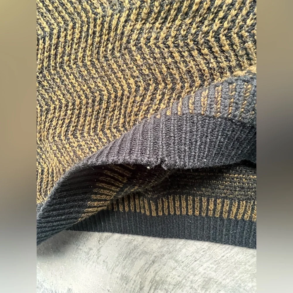 Vintage 90’s Street Scenes Acrylic Deep V-Neck Brown & Black Sweater Men’s S - Picture 5 of 5